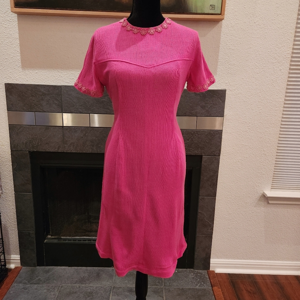 🖤 VINTAGE 60s Mod Jackie MCM Hot Pink Knit Dress Applique Trim UNIQUE